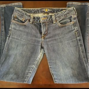 Size 6 Lucky Brand Lola Skinny style jeans. No rips or tears.